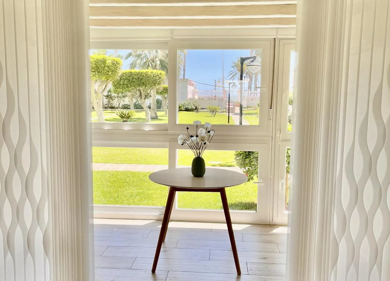 White Summer In Benalmadena Apartment
