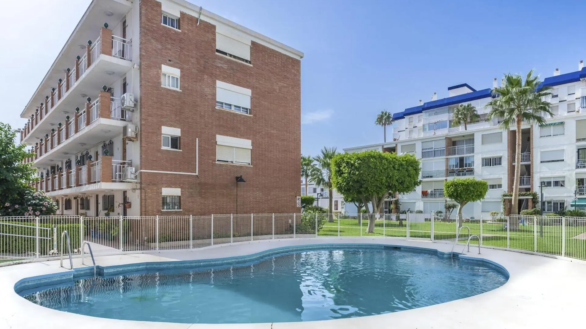 Apartment White Summer In Benalmadena