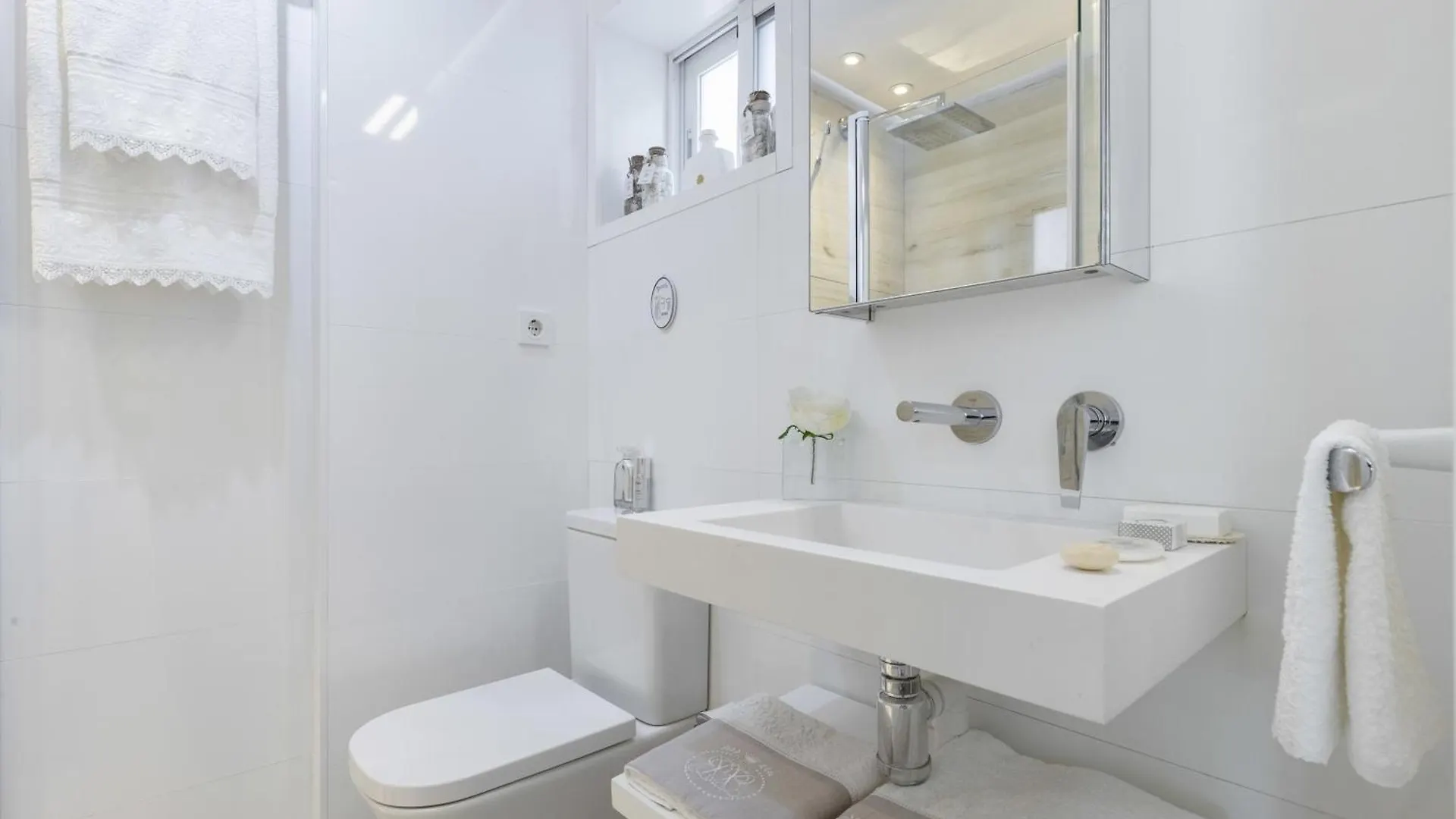 Apartment White Summer In Benalmadena Spain