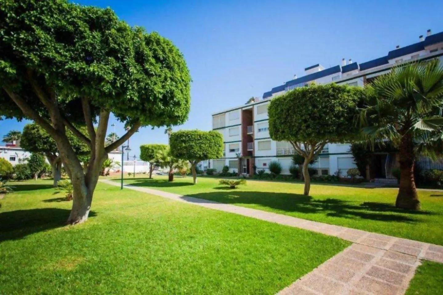 White Summer In Benalmadena Apartment