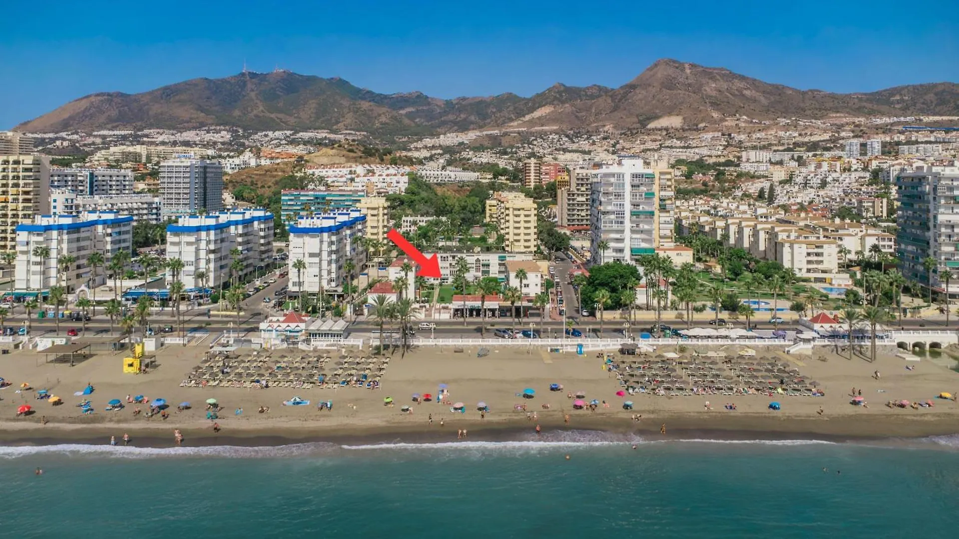 White Summer In Benalmadena Apartment